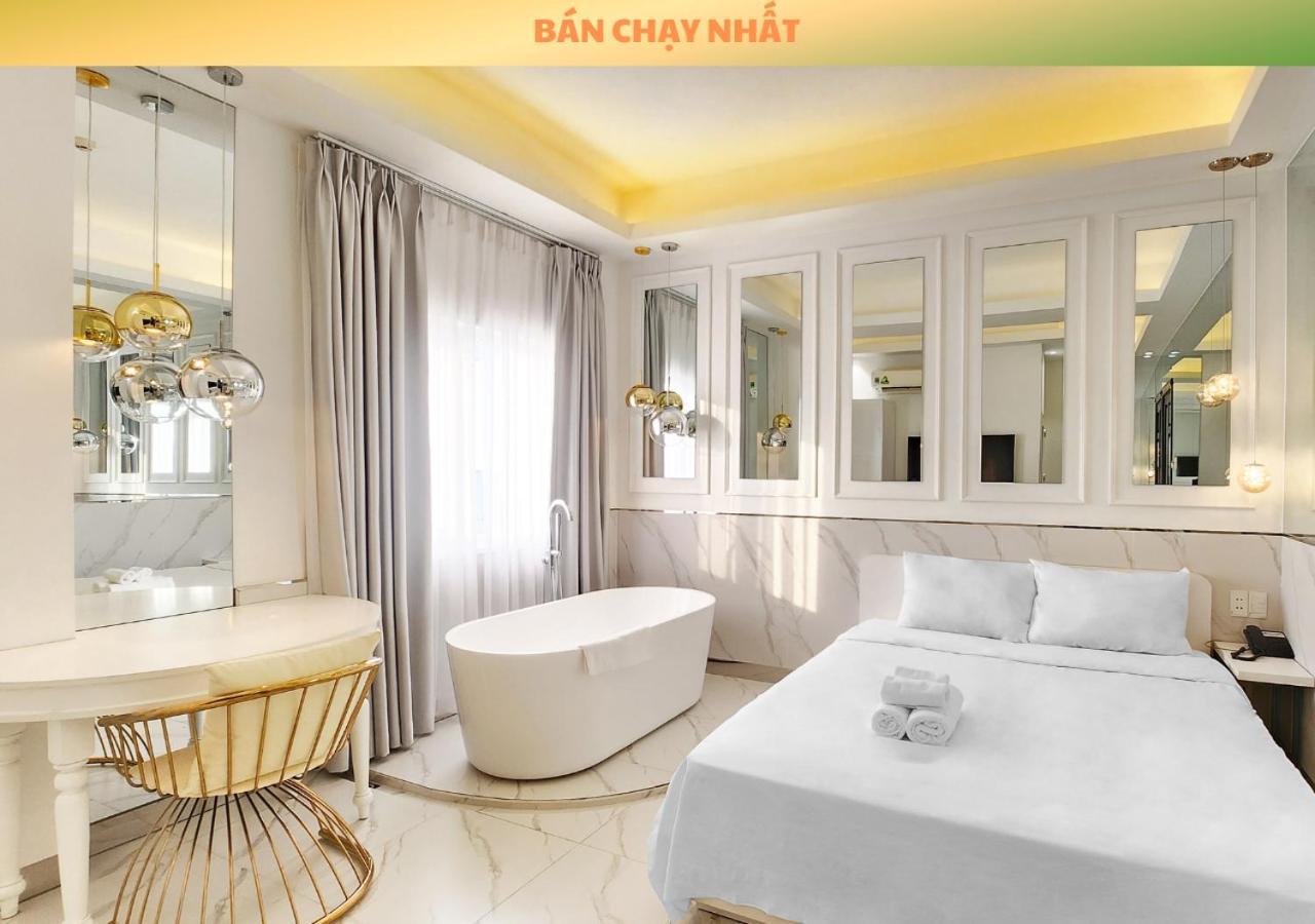 A In Atistar Ho Chi Minh City